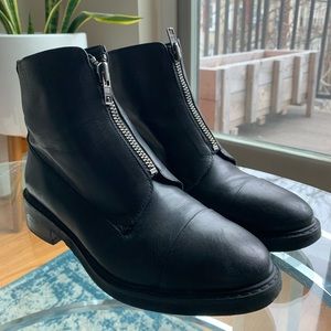 Women’s Heritage Boots, Size 7